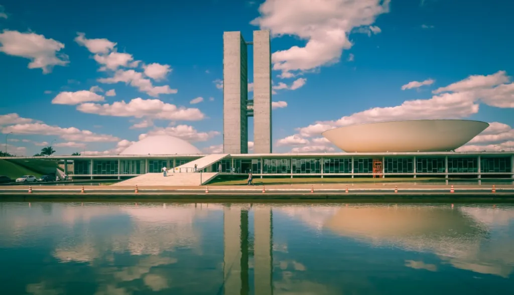 Veja todos os projetos de lei sobre criptomoedas que tramitam no Brasil
