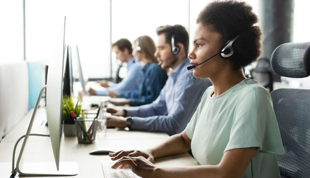 Empresa dizia usar IA mas trabalho era feito por humanos nas Filipinas