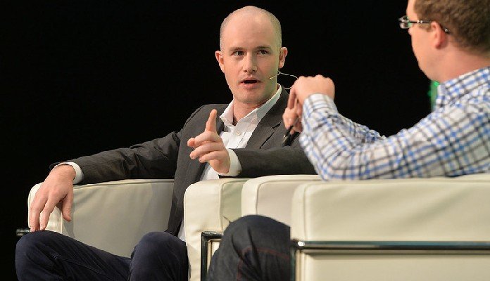 EUA: Parlamentar rejeita pedido da Coinbase por stablecoins com rendimento