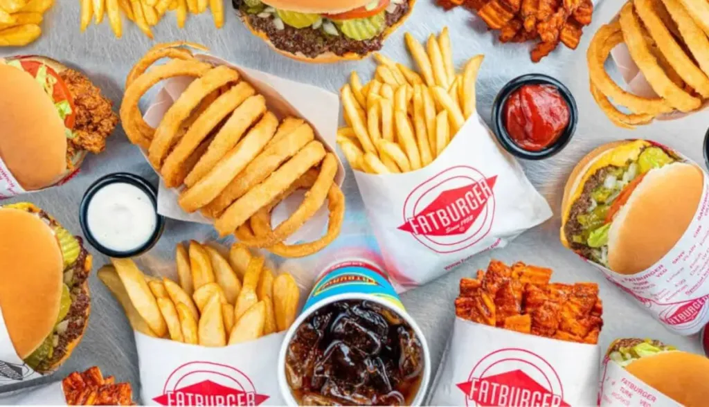 Empresa de restaurantes por trás do Fatburger e Johnny Rockets está adotando o Bitcoin