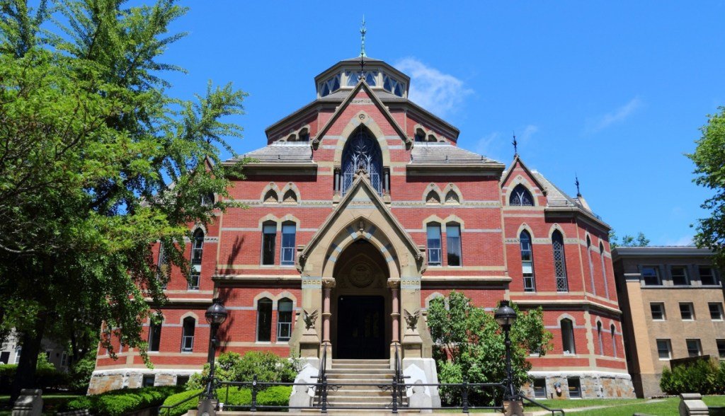 Brown, uma das maiores universidades dos EUA, investe milhões em Bitcoin