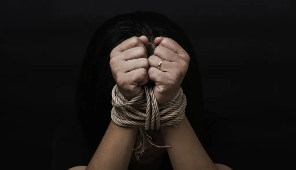 Pai de milionário das criptomoedas é resgatado pela polícia francesa após sequestro
