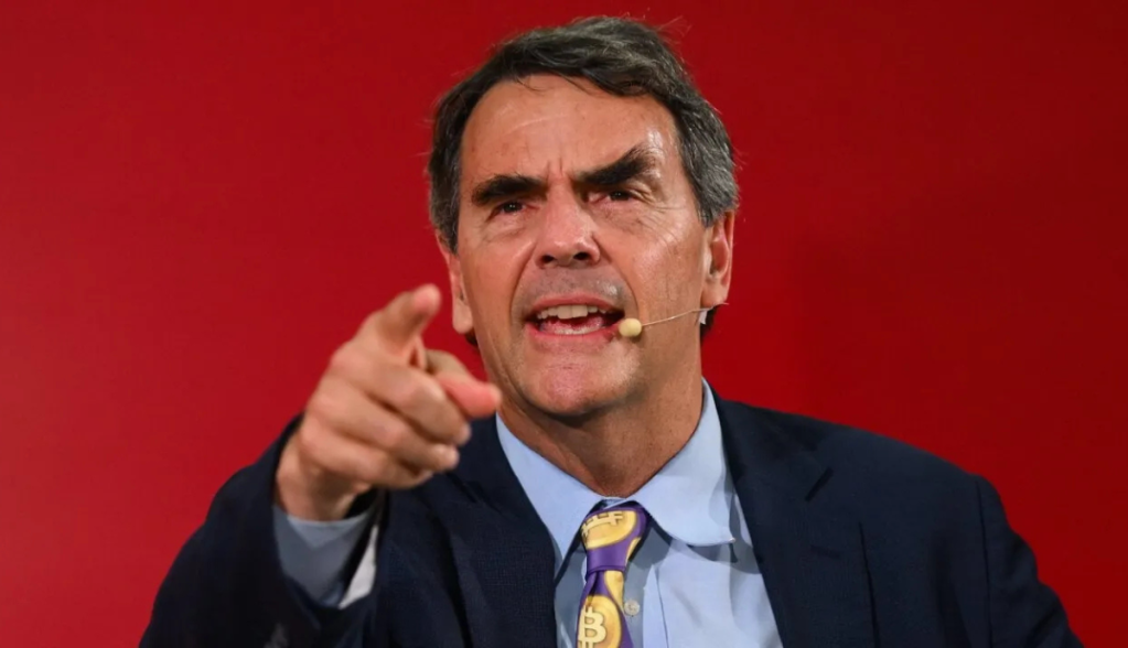 Empresas que não têm Bitcoin são “irresponsáveis”, diz Tim Draper