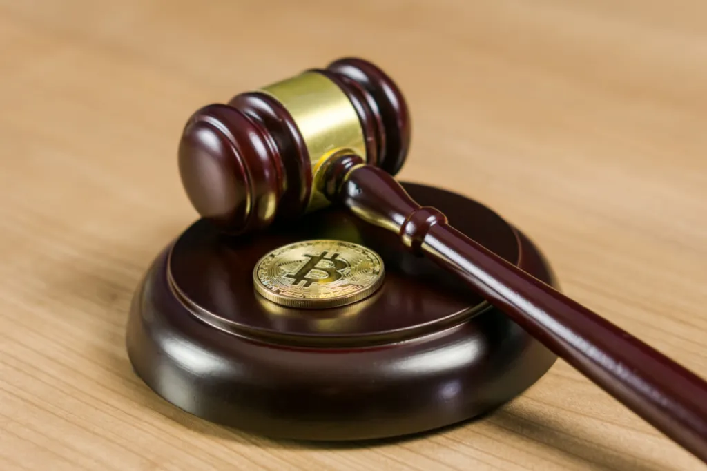 BlueBenx: Justiça responsabiliza advogado e diretora de compliance em esquema de pirâmide