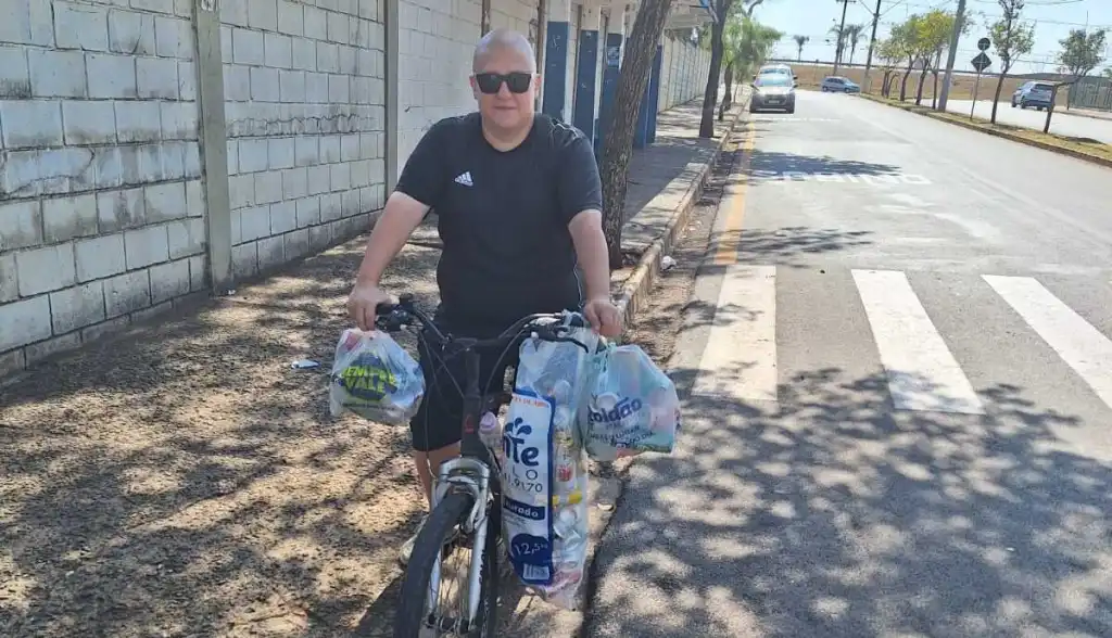 Sucateiro que recicla para comprar Bitcoin quer ir além do lucro e foca na educação