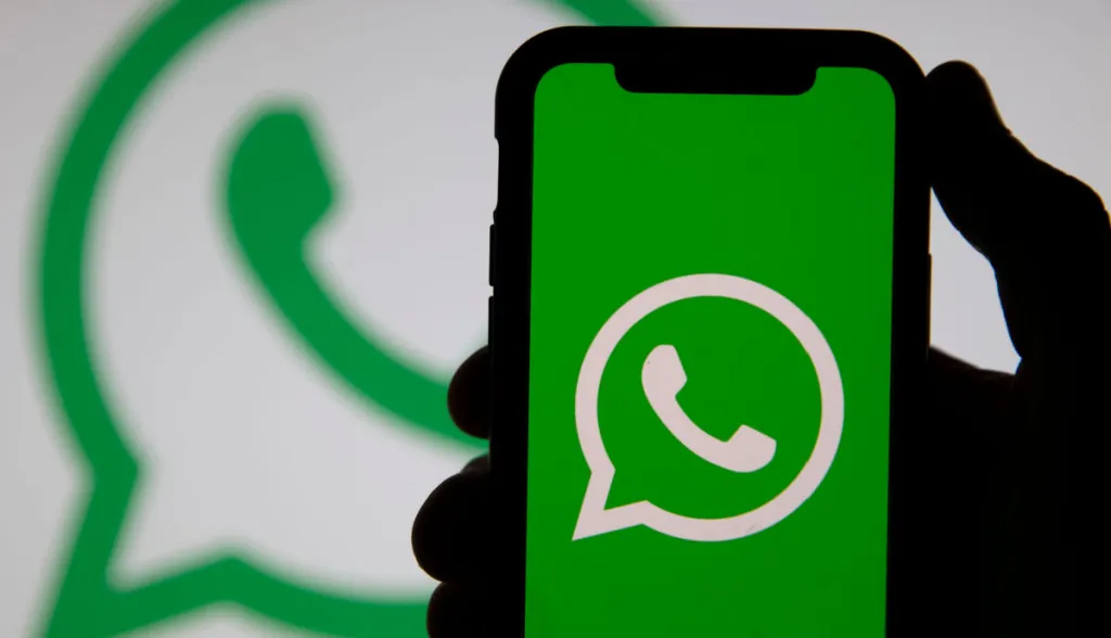 Meta bloqueia 6,8 milhões de contas do WhatsApp ligadas a golpes com criptomoedas e pirâmides