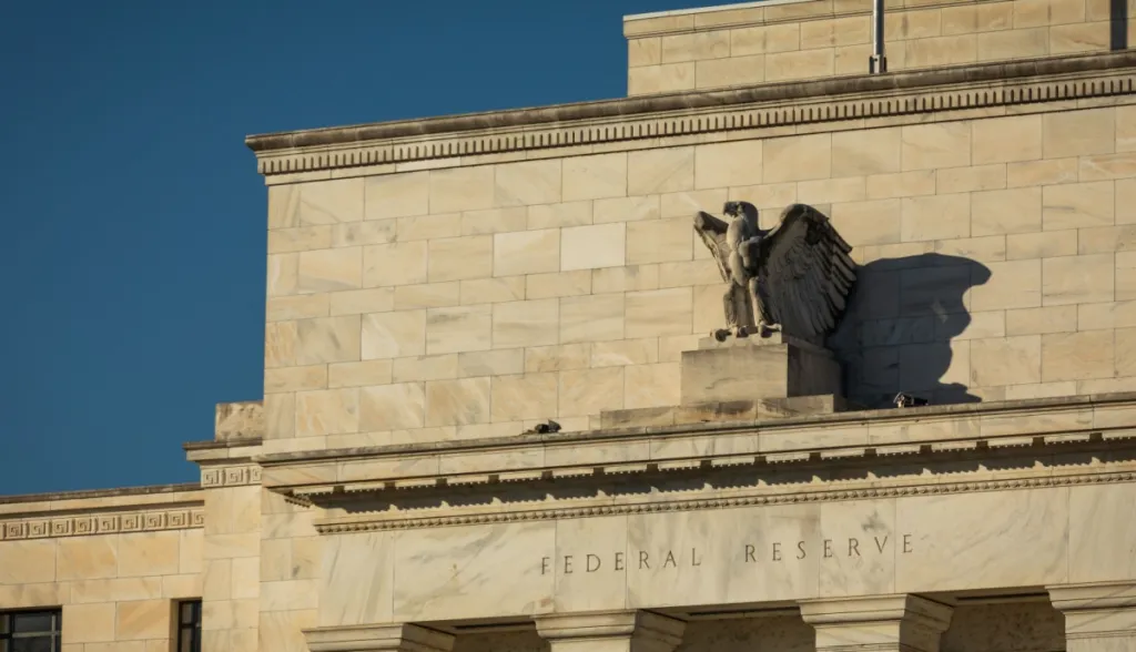 Vice-presidente do Fed defende que funcionários da agência possuam criptomoedas