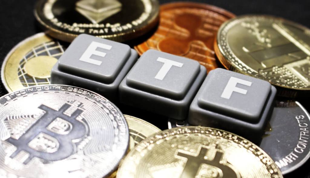 Mais de 90 ETFs de criptomoedas aguardam aprovação da SEC, incluindo XRP e Solana