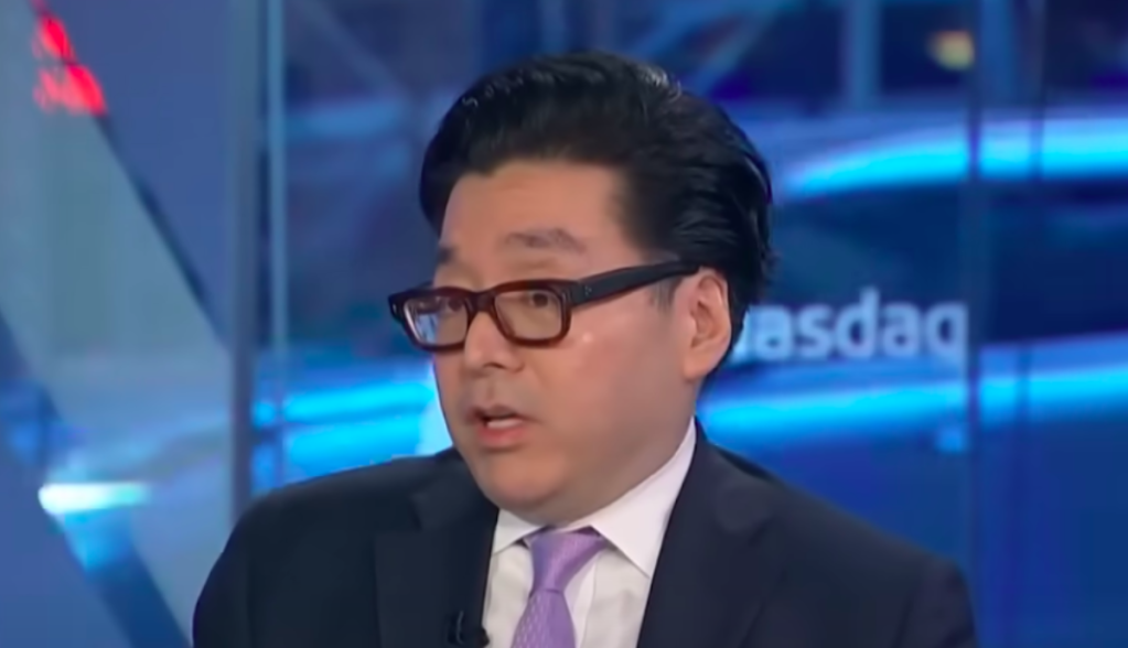Bitcoin pode chegar “facilmente” a US$ 200 mil este ano, diz Tom Lee