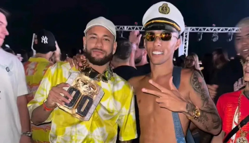 Neymar ganhou colar de pedras preciosas de influencer preso por lavagem de dinheiro
