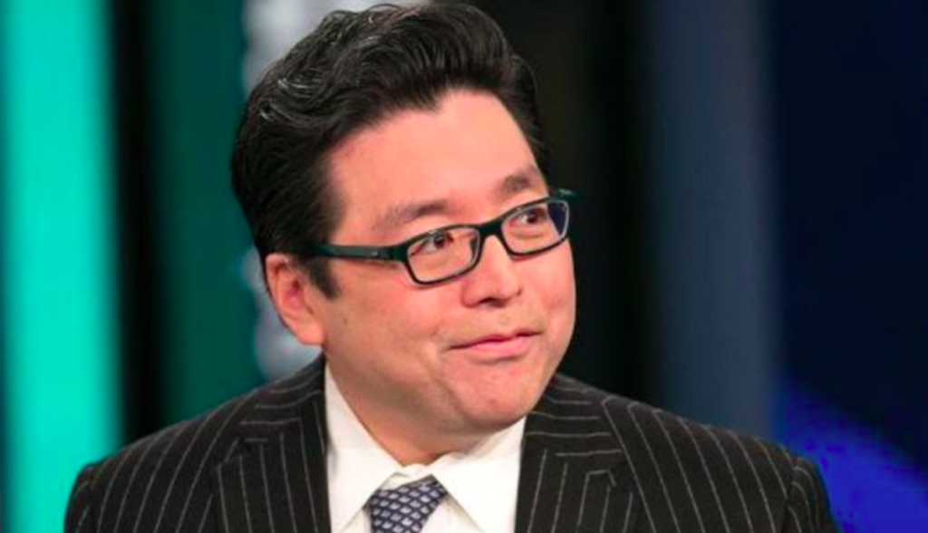 Tom Lee prevê “superciclo” do Ethereum com valorização de 100x, semelhante ao Bitcoin