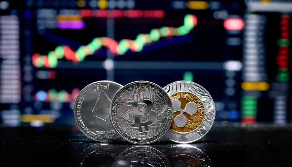 Analistas avaliam se Bitcoin, Ethereum e XRP estão prontos para recuperação