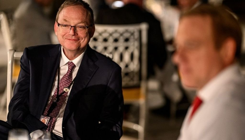 Trump insinua que o ex-conselheiro da Coinbase será o próximo presidente do Fed